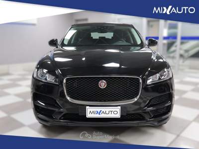 Jaguar F-Pace 2.0D I4 Pure AWD 180CV Auto Nero usata Latina