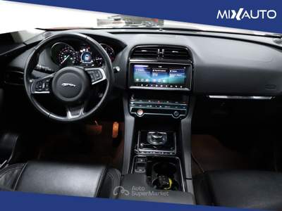 Jaguar F-Pace 2.0D I4 Pure AWD 180CV Auto Nero usata Latina