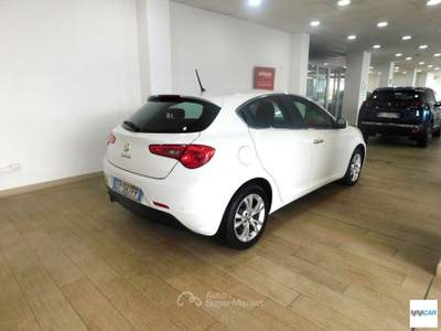 Alfa Romeo Giulietta 1.6 JTDm-2 105 CV Distinctive Bianco usata Isola del Liri