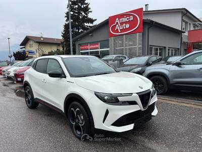Alfa Romeo Junior Junior 1.2 145 CV Hybrid eDCT6 Speciale Bianco usata Lavis