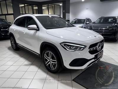 Mercedes-Benz GLA GLA 200 d Automatic 4Matic Sport Bianco usata Favara