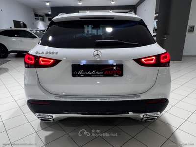 Mercedes-Benz GLA GLA 200 d Automatic 4Matic Sport Bianco usata Favara