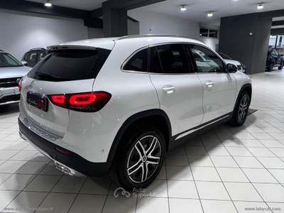 Mercedes-Benz GLA GLA 200 d Automatic 4Matic Sport Bianco usata Favara