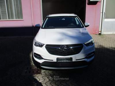 Opel Grandland 1.5 diesel Ecotec Start&Stop aut. Business Ed. Bianco usata VILLASANTA