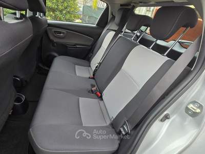 Toyota Yaris 5 porte Active Argento usata Pomezia