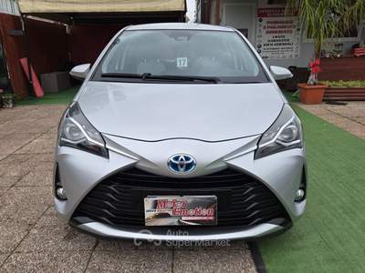 Toyota Yaris 5 porte Active Argento usata Pomezia