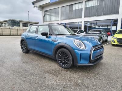 MINI Cooper 1.5 Cooper Essential Trim 5 porte Bianco usata Alonte