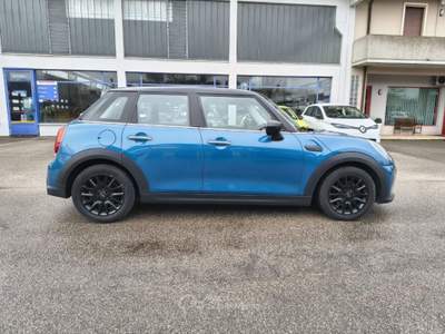MINI Cooper 1.5 Cooper Essential Trim 5 porte Bianco usata Alonte