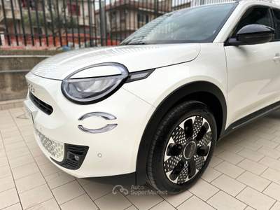 Fiat 600 1.2 hybrid La Prima 110cv auto uff Fiat KM ZERO Bianco usata Santa Maria a Vico