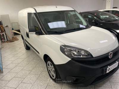 Fiat Doblò Doblo 1.6 MJT 105CV S&S PC-TN Cargo Lounge 3 Posti Bianco usata Gozzano