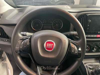 Fiat Doblò Doblo 1.6 MJT 105CV S&S PC-TN Cargo Lounge 3 Posti Bianco usata Gozzano
