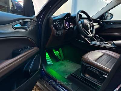 Alfa Romeo Stelvio . Grigio usata Prato