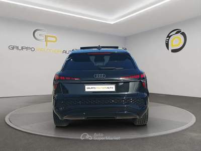 Audi Q3 NEW MODEL Q3 35 2.0 tdi Identity Black s-tronic Nero usata Pompei