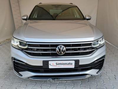 Volkswagen Tiguan 2.0 TDI 150 CV SCR DSG R-Line Grigio usata Resana