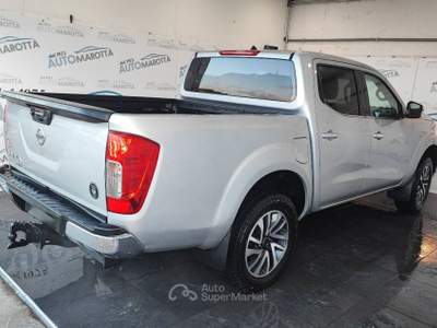 Nissan Navara Navara 2.3 dci N-Connecta 4wd GANCIO TRAINO!RETRO! Argento usata Limatola