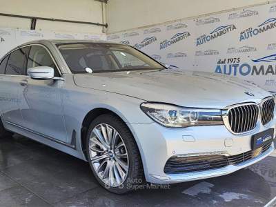 BMW Serie 7 750i 750i xdrive Eccelsa KM CERTIFICATI! ITALIANA!!! Argento usata Limatola