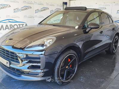 Porsche Macan 2.0 245cv pdk TETTO! PELLE! RETROCAMERA! Nero usata Limatola