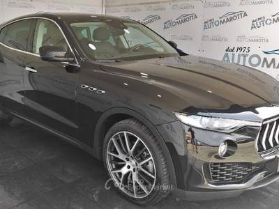 Maserati Levante 3.0 V6 275cv auto TAGLIANDI MASERATI ROSSOCORSA! Nero usata Limatola