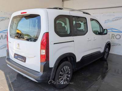 Peugeot Rifter 1.5 bluehdi Allure s&s 130cv eat8 Bianco usata Limatola