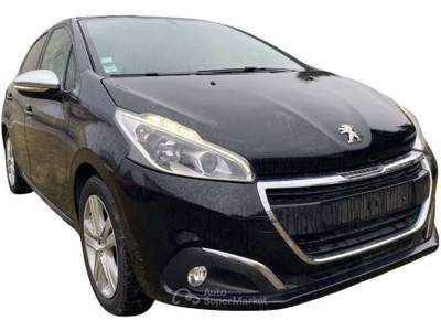 Peugeot 208 1° serie PureTech 82 5 porte Style Nero usata Rivignano Teor
