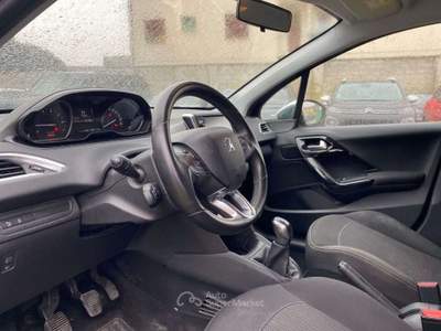Peugeot 208 1° serie PureTech 82 5 porte Style Nero usata Rivignano Teor