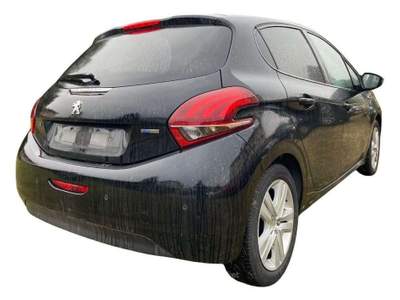Peugeot 208 1° serie PureTech 82 5 porte Style Nero usata Rivignano Teor