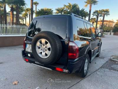 Mitsubishi Pajero 3.2 16V DI-D 5p. GLX 7 Posti Automatico Blu/Azzurro usata Rivignano Teor