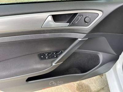 Volkswagen Golf 1.6 TDI 110 CV DSG 5p. Comfortline BlueMotion Tech Bianco usata Rivignano Teor