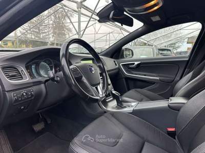 Volvo V60 Cross Country D3 Geartronic Momentum Nero usata Rivignano Teor