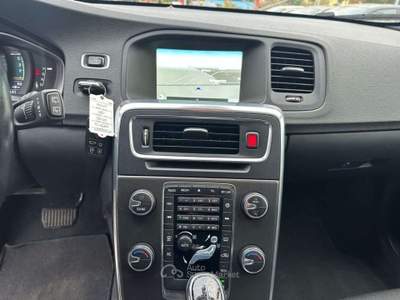 Volvo V60 Cross Country D3 Geartronic Momentum Nero usata Rivignano Teor