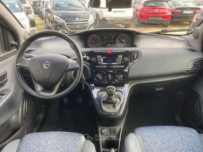Lancia Ypsilon 1.0 FireFly 5 porte S&S Hybrid Ecochic Gold Blu/Azzurro usata Rivignano Teor