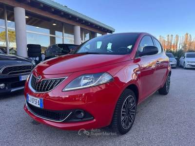 Lancia Ypsilon 1.0 FireFly 5 porte S&S Hybrid Ecochic Silver Rosso usata Rivignano Teor