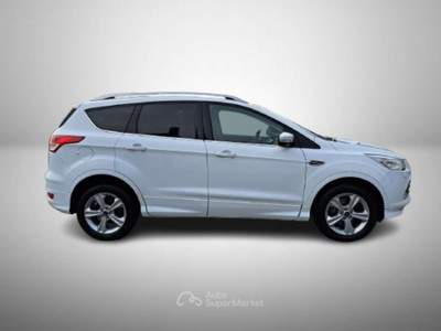 Ford Kuga 2.0 TDCI 150 CV Tetto 4WD Powershift Titanium Bianco usata Rivignano Teor