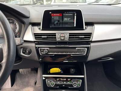 BMW Serie 2 218d 216 d Active Tourer Sport 7 Posti Automatica Bianco usata Rivignano Teor
