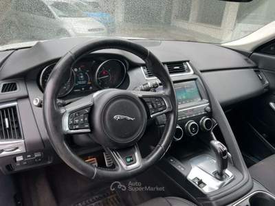 Jaguar E-Pace 2.0D 150 CV AWD aut. R-Dynamic 4X4 Bianco usata Rivignano Teor