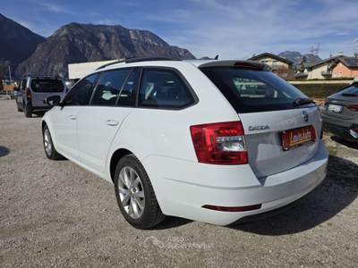 Skoda Octavia 1.6 TDI SCR 115 CV Wagon Executive Bianco usata Lavis