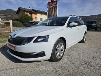 Skoda Octavia 1.6 TDI SCR 115 CV Wagon Executive Bianco usata Lavis