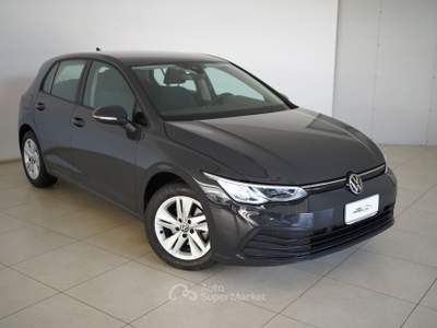 Volkswagen Golf 1.0 eTSI EVO DSG Life Rosso usata Pozzuoli