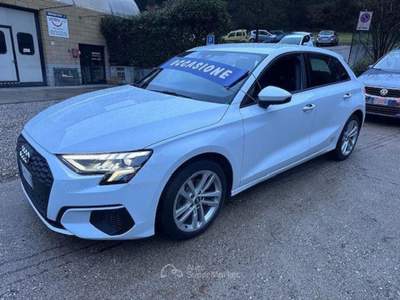 Audi A3  Sportback 35 2.0 tdi S line Edition s-tronic Bianco usata Grezzana