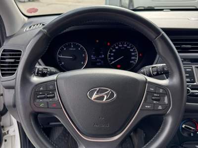 Hyundai i20 1.1 CRDi 75cv Style Bianco usata San Giuseppe Vesuviano