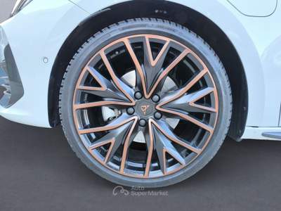 Cupra Leon 1.4 E-HYBRID 204 HP AUTOMATICA DSG Bianco usata Udine