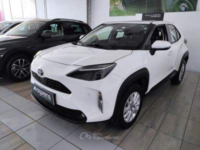 Toyota Yaris Cross  -  1.5 hybrid 5p. e-cvt awd-i business Bianco usata LEGNANO