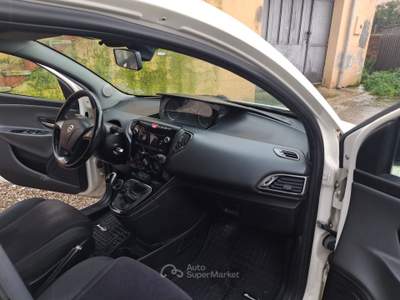 Lancia Ypsilon 5p Platinum Bianco usata Calci