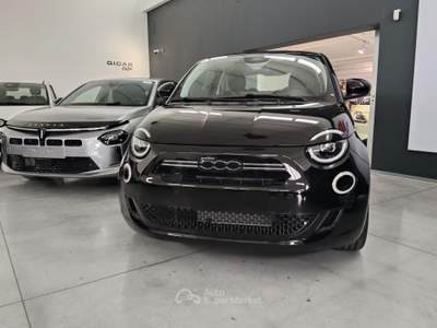 Fiat 500 Berlina Hybrid Pop Nero usata Putignano