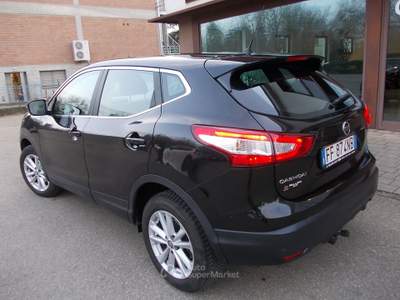 Nissan Qashqai unicoproprietario gancio traino Nero usata ALBINEA