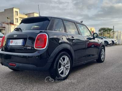 MINI 1.5 Cooper D Hype 5 1.2 One 5 porte-75CV-55KW-BENZINA-EURO6- Nero usata San Giuseppe Vesuviano