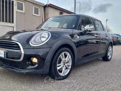 MINI 1.5 Cooper D Hype 5 1.2 One 5 porte-75CV-55KW-BENZINA-EURO6- Nero usata San Giuseppe Vesuviano