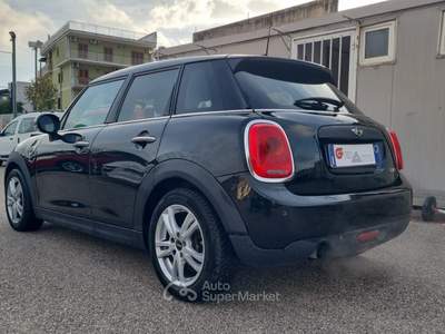 MINI 1.5 Cooper D Hype 5 1.2 One 5 porte-75CV-55KW-BENZINA-EURO6- Nero usata San Giuseppe Vesuviano