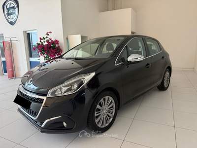Peugeot 208 Peugeot 208 1.5 Allure Nero usata Occhiobello