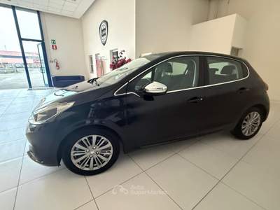 Peugeot 208 Peugeot 208 1.5 Allure Nero usata Occhiobello